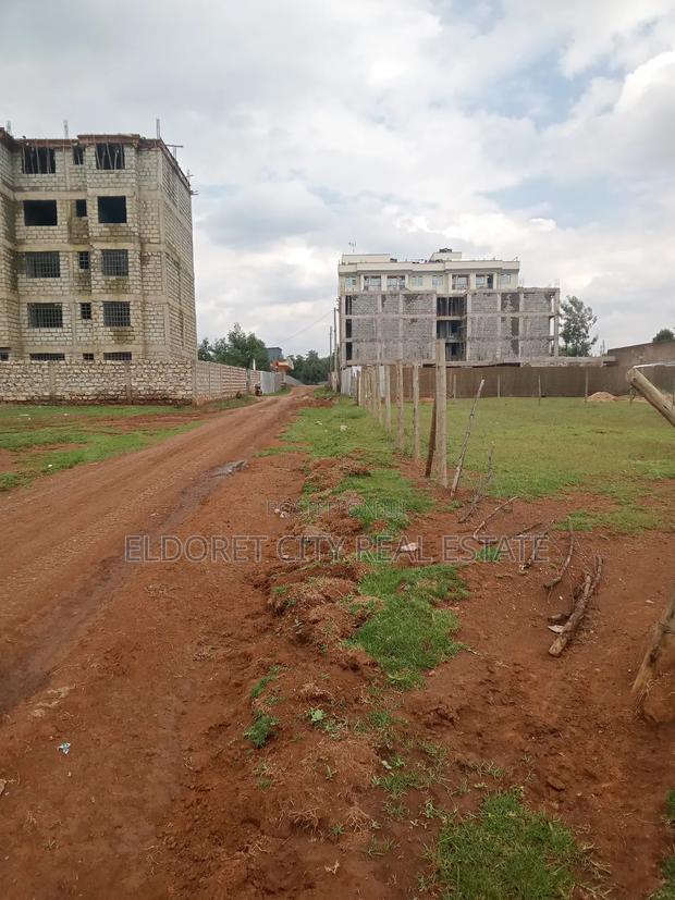 1/4 Plot Annex With Title 100 Metres From Highway.
