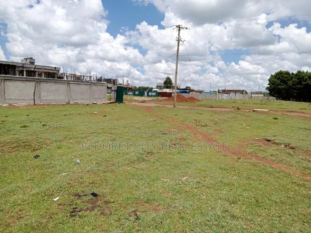 1/4 Plots Annex Less Than 200metres From Tarmac