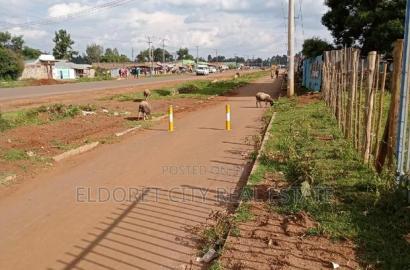 1/4 Plot Kimumu Junction Touching Tarmac