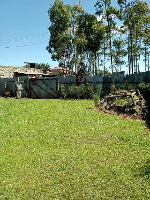 1/8 Plot Kimumu Junction Less Than 200 Metres From Tarmac