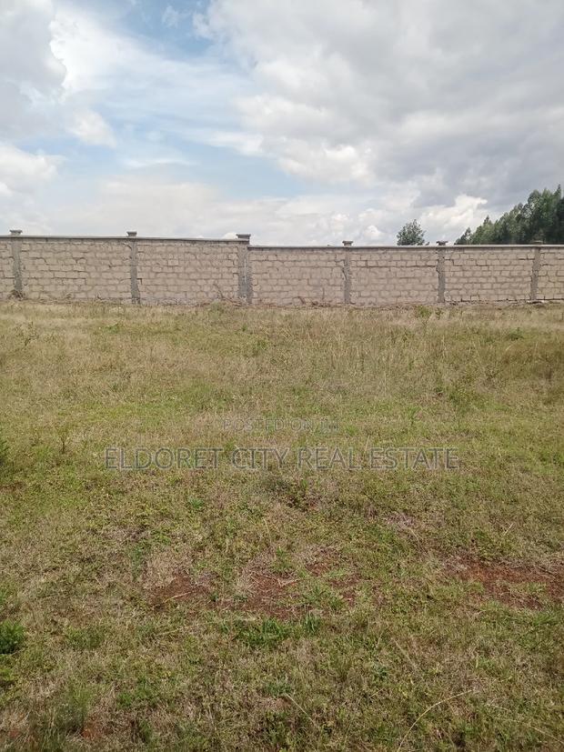 1/4 Plot Kiplombe Ideal for Residential We With Title