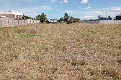 1/4 Plot Annex With Title Less Than 100metres From Tarmac