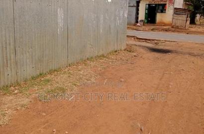 1/4 Plot Kimumu Touching Feeder Tarmac.
