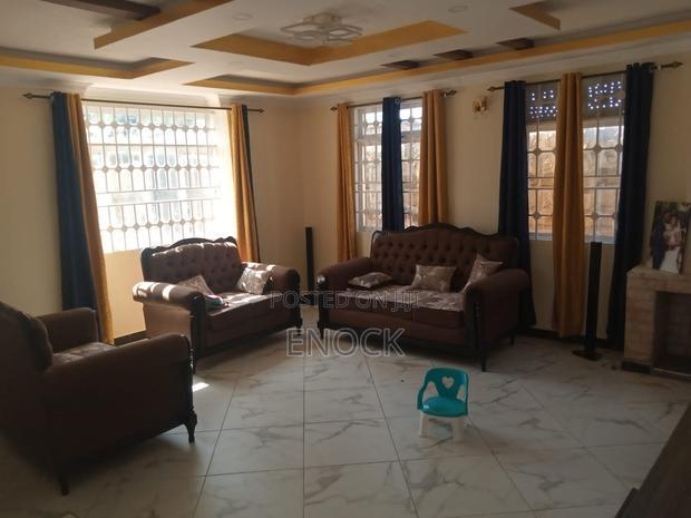 5bdrm Maisonette in Racecourse for sale
