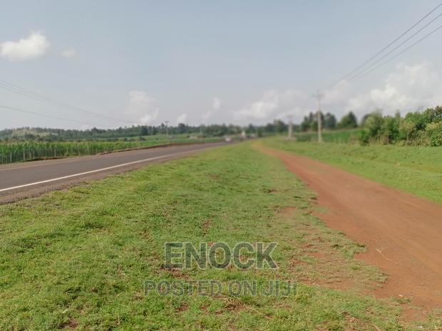 1/8acre 1/4acre Plots Touching Tarmac in Moiben Junction