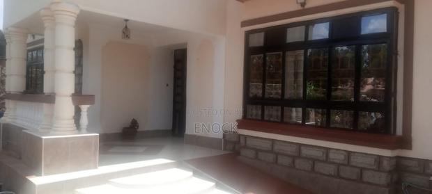 5bdrm Maisonette in Racecourse for sale