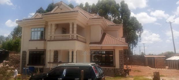 5bdrm Maisonette in Racecourse for sale