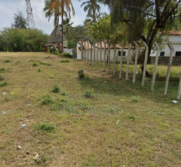 1 Acre Pavillion. Msa/MLD Highway