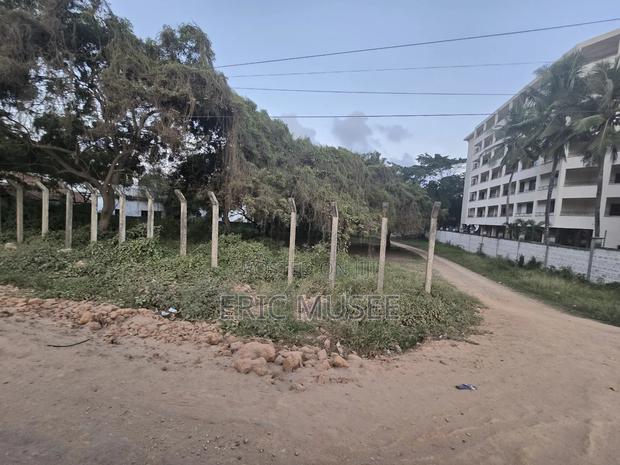 1 Acre Pavillion. Msa/MLD Highway