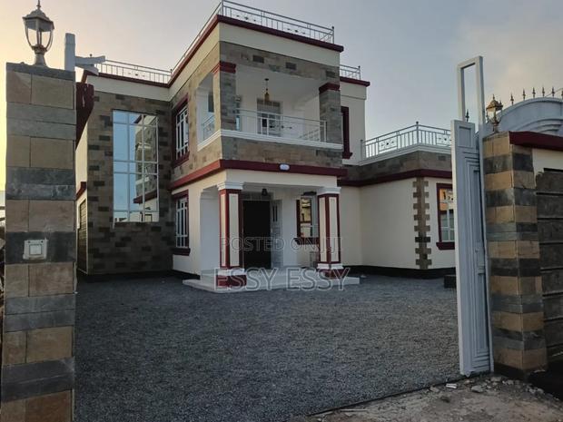 4bdrm Maisonette in Tola Estate for sale