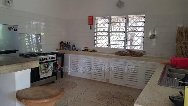 Furnished 4bdrm Villa in Shella for sale