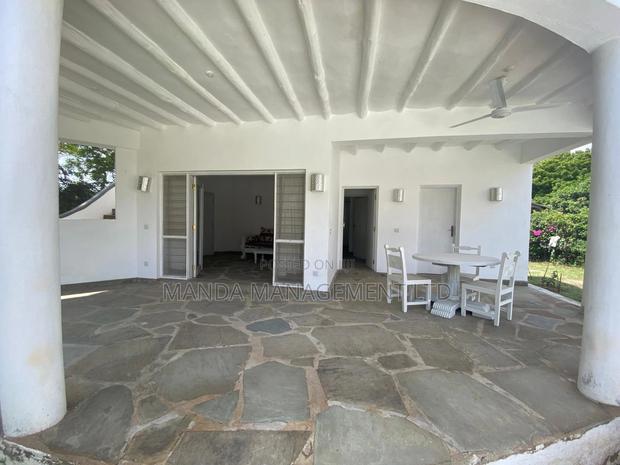 New Cozy Maisonette