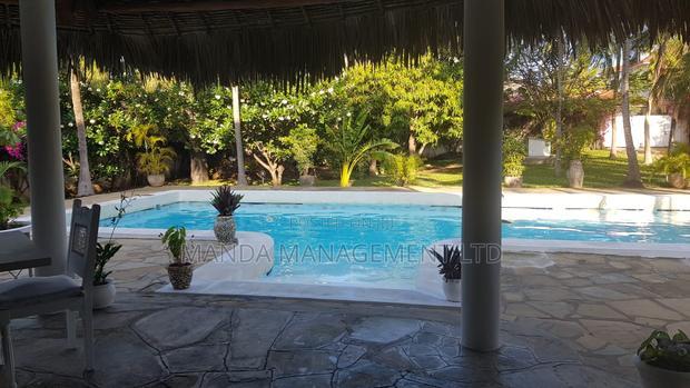 Furnished 4bdrm Villa in Shella for sale
