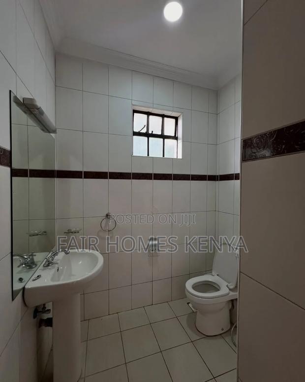 3bdrm Townhouse / Terrace in Lavington Green for rent