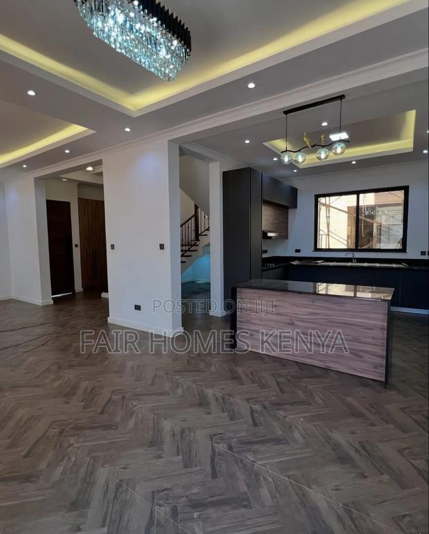 4bdrm Townhouse/Terrace in Lavington Green for sale