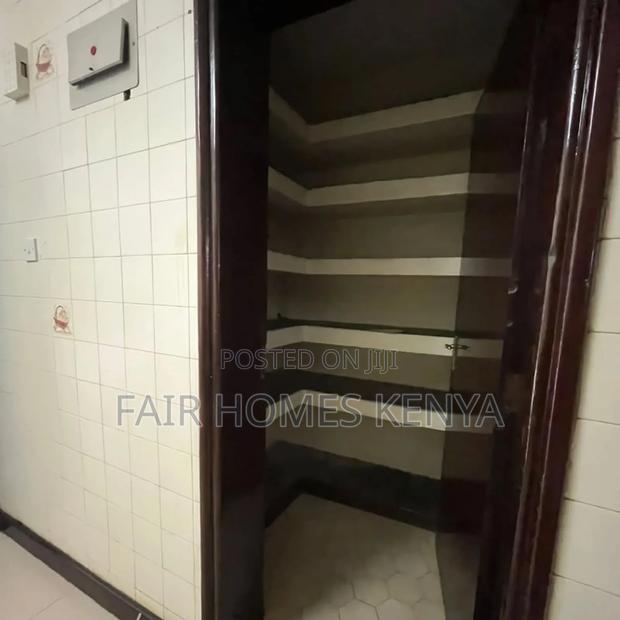 5bdrm Townhouse / Terrace in Riverside Drive, Lavington for rent