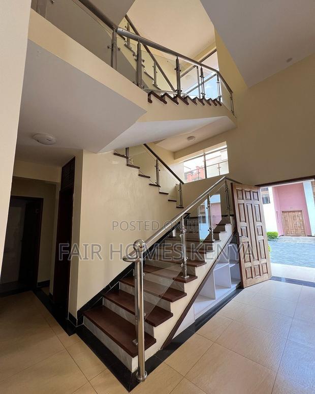 5bdrm Townhouse/Terrace in Chalbi Drive, Lavington for sale