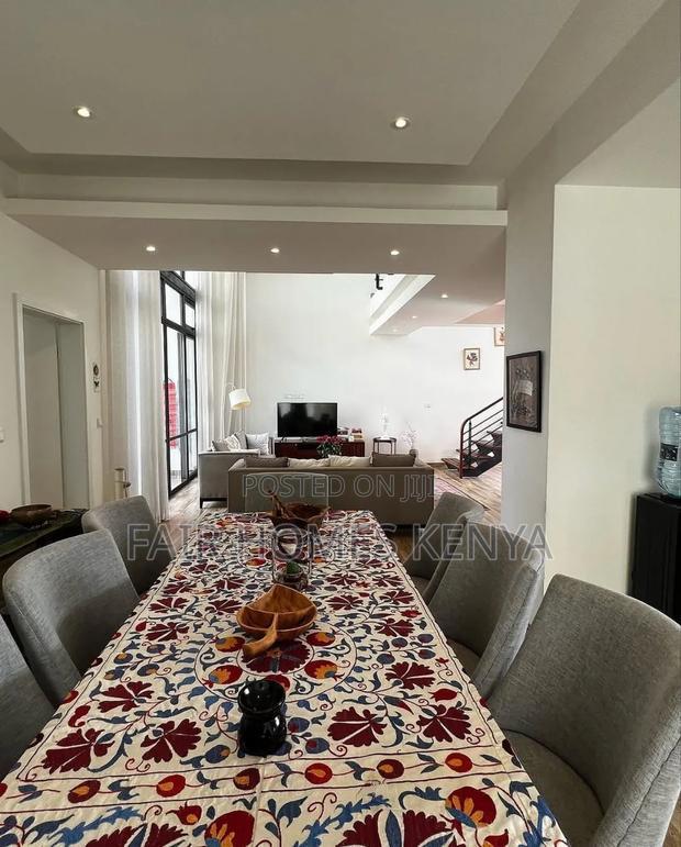 3bdrm Duplex in Riverside Drive for rent