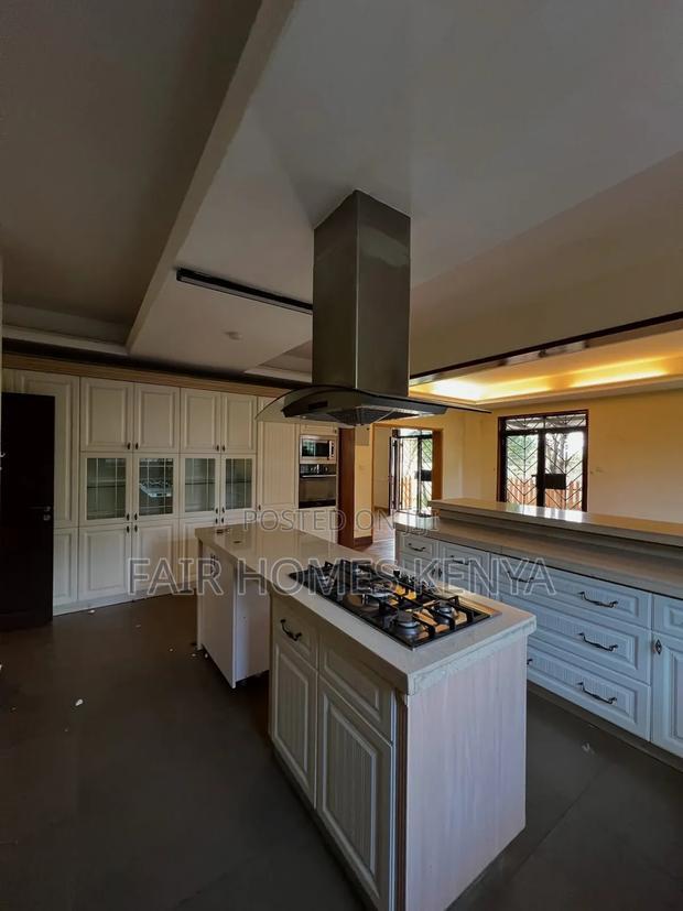 5bdrm Townhouse / Terrace in Kabasiran Avenue, Lavington for rent