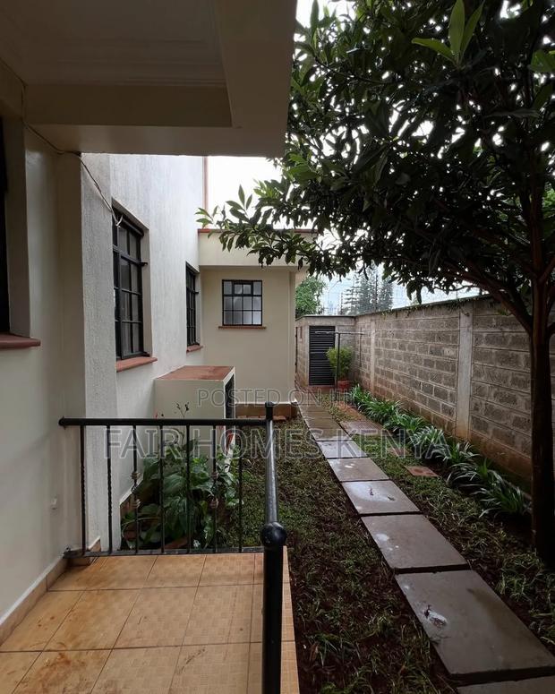 3bdrm Townhouse / Terrace in Lavington Green for rent