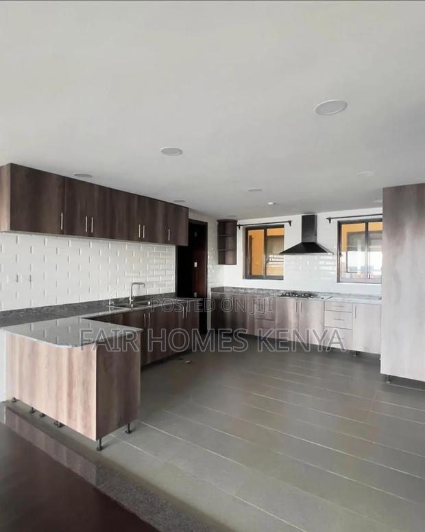 4bdrm Duplex in Valley Arcade, Lavington for sale