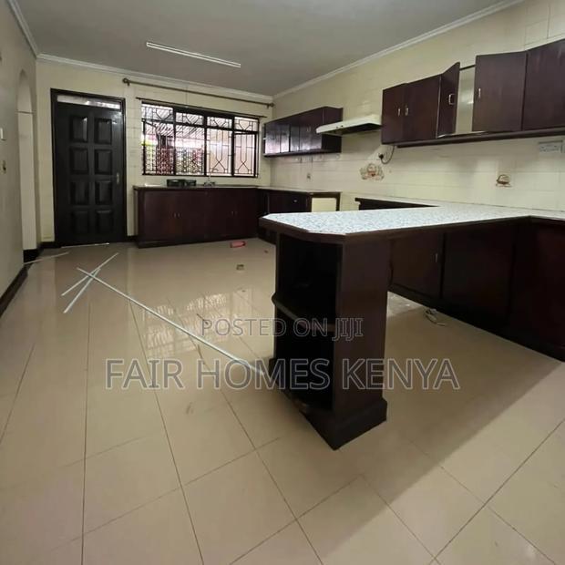 5bdrm Townhouse / Terrace in Riverside Drive, Lavington for rent