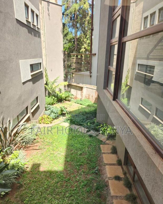 4bdrm Townhouse/Terrace in Chalbi Drive, Lavington for sale