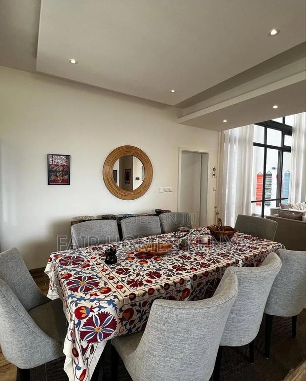 3bdrm Duplex in Riverside Drive for rent