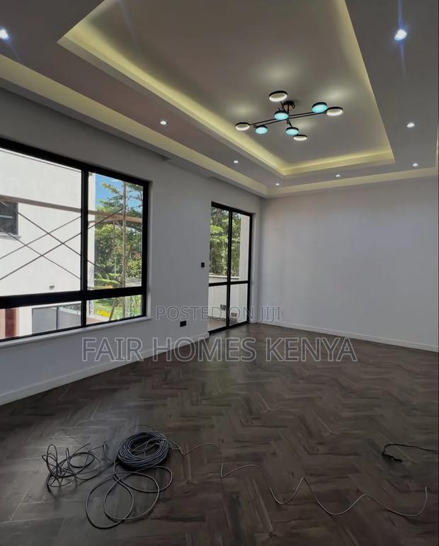 4bdrm Townhouse/Terrace in Lavington Green for sale