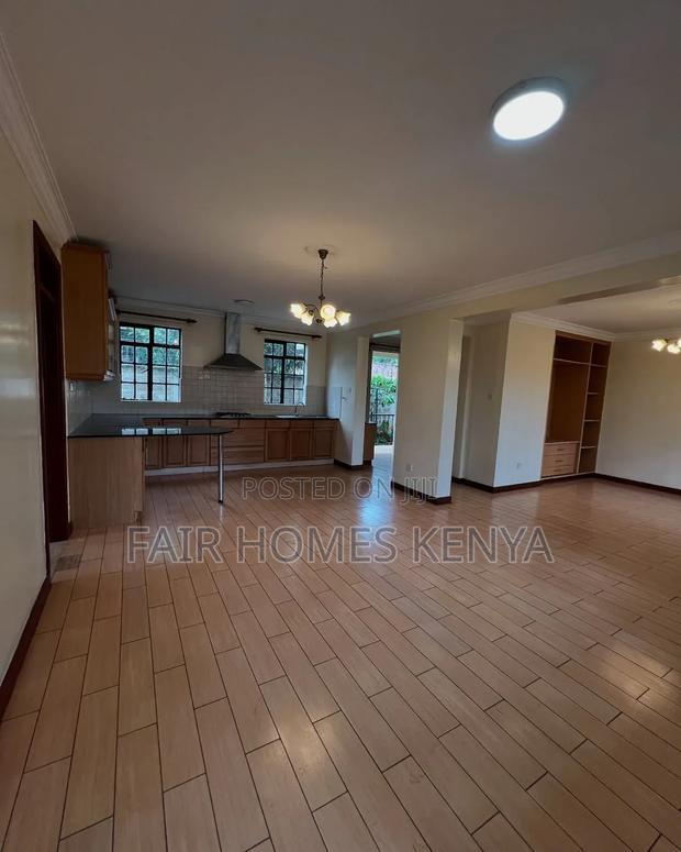3bdrm Townhouse / Terrace in Lavington Green for rent