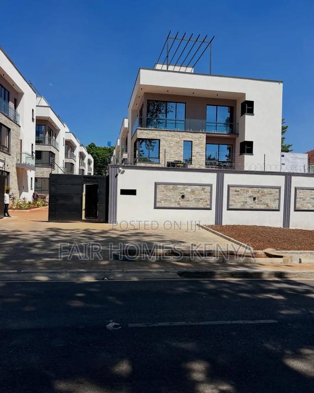 4bdrm Townhouse/Terrace in Lavington Green for sale