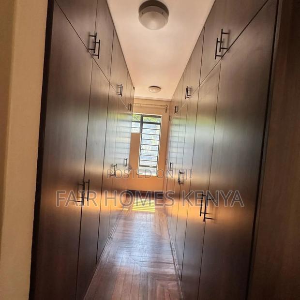 5bdrm Townhouse/Terrace in Convent Drive, Lavington for sale