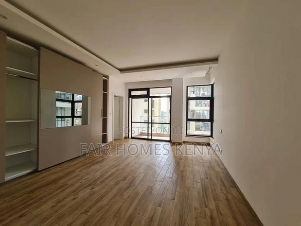 4bdrm Duplex in Riverside Drive for rent