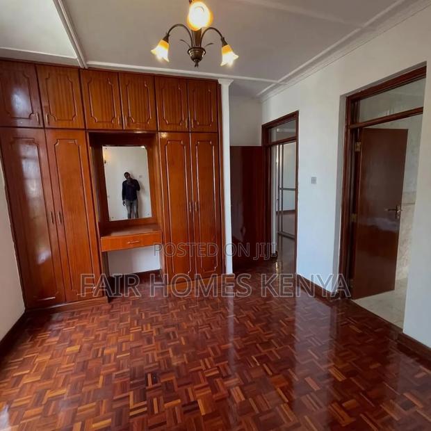 5bdrm Townhouse / Terrace in Lavington Mall for rent