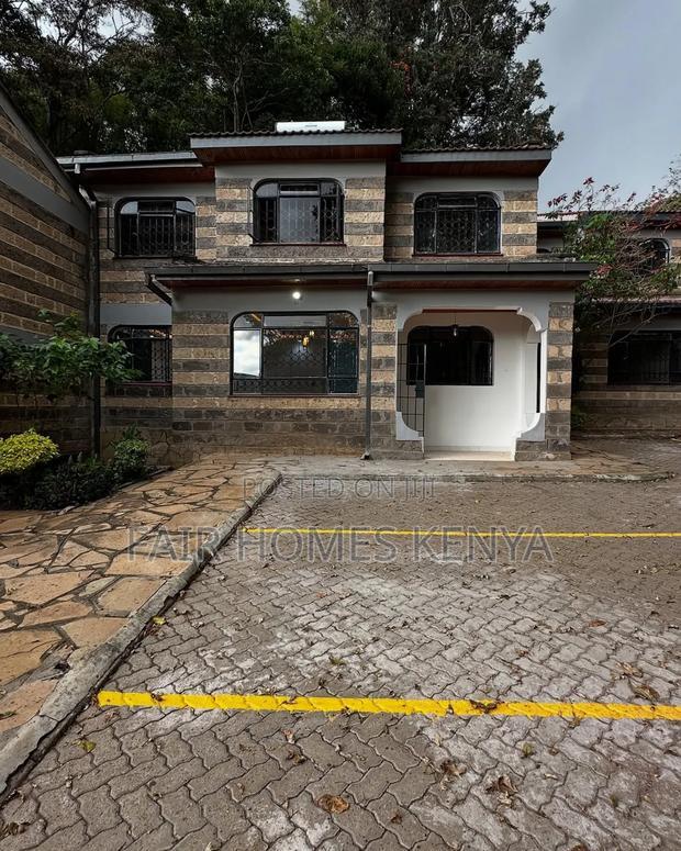 4bdrm Townhouse / Terrace in Lavington Green for rent