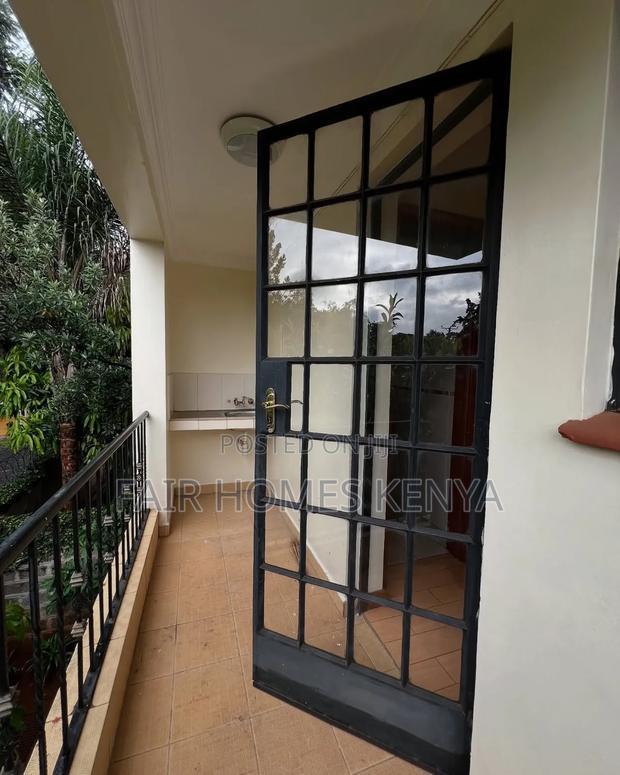3bdrm Townhouse / Terrace in Lavington Green for rent