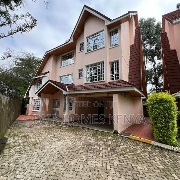 5bdrm Townhouse/Terrace in Lavington Green for sale