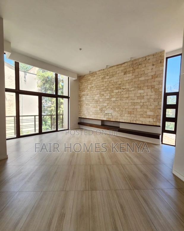 4bdrm Townhouse/Terrace in Chalbi Drive, Lavington for sale