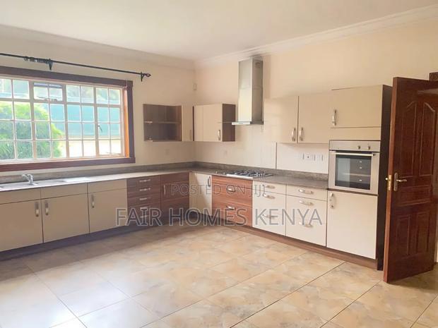 4bdrm Townhouse / Terrace in Maji Mazuri, Lavington for rent