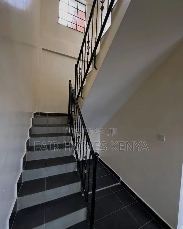 3bdrm Townhouse / Terrace in Lavington Green for rent