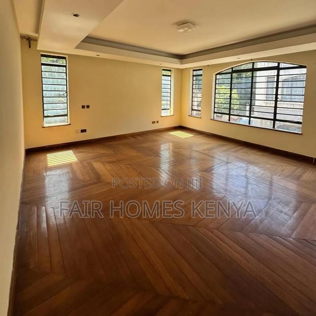 5bdrm Townhouse/Terrace in Convent Drive, Lavington for sale