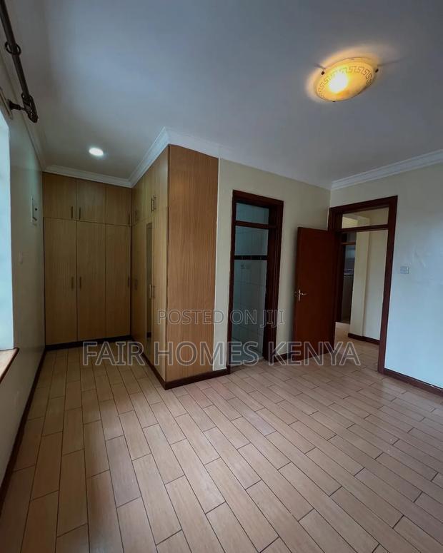 3bdrm Townhouse / Terrace in Lavington Green for rent