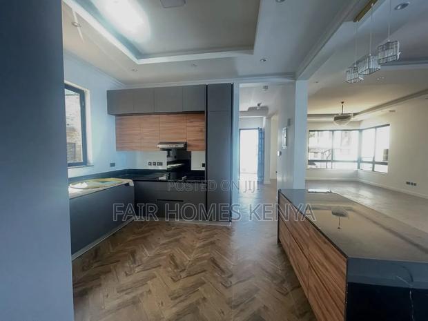 4bdrm Townhouse/Terrace in Mageta Road, Lavington for sale