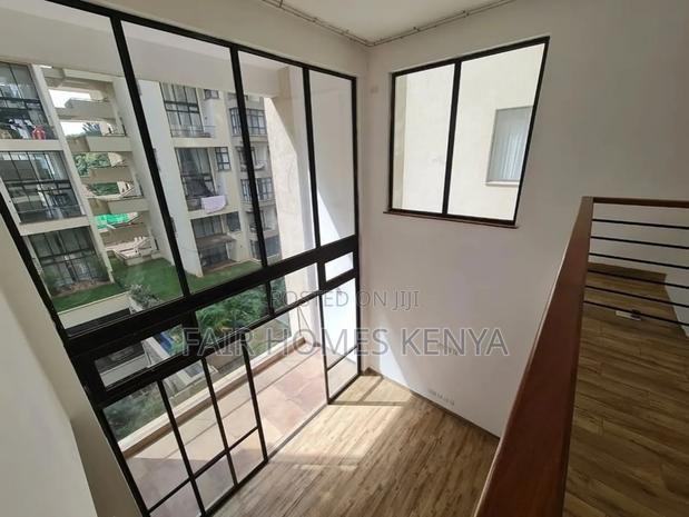 4bdrm Duplex in Riverside Drive for rent