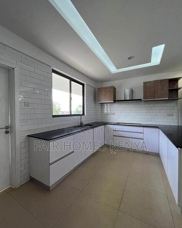 4bdrm Apartment in Hatheru Road, Lavington for sale