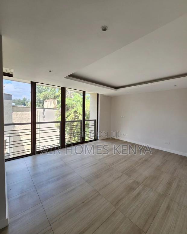 4bdrm Townhouse/Terrace in Chalbi Drive, Lavington for sale