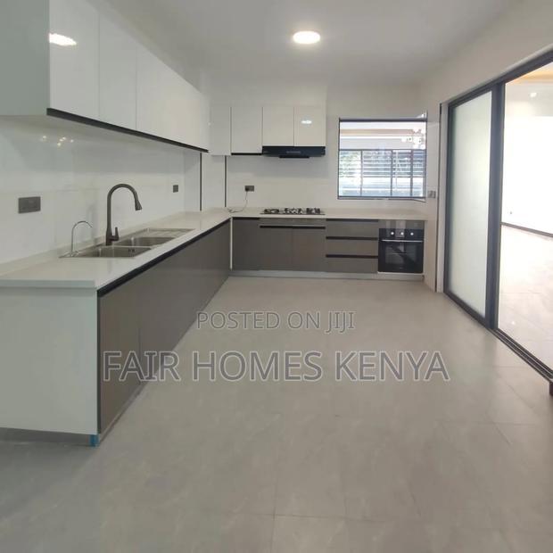 3bdrm Apartment in Othaya Road, Lavington for sale
