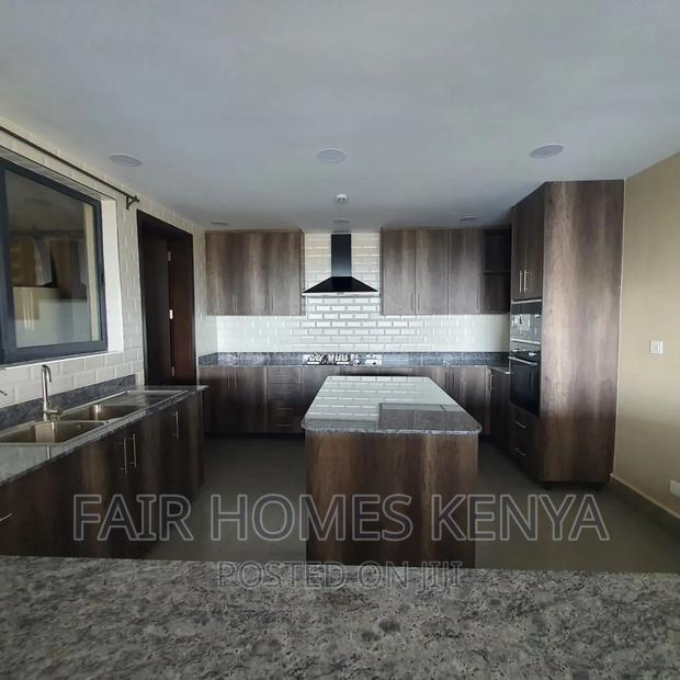 4bdrm Duplex in Valley Arcade, Lavington for sale