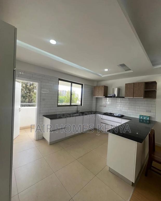 4bdrm Apartment in Hatheru Road, Lavington for sale