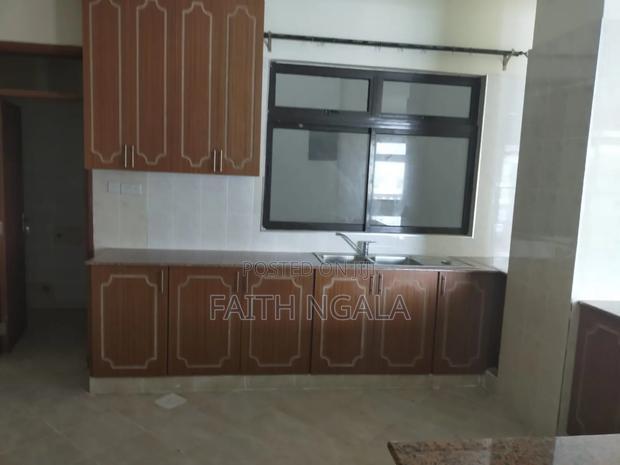 3bdrm Apartment in Kizingo for sale